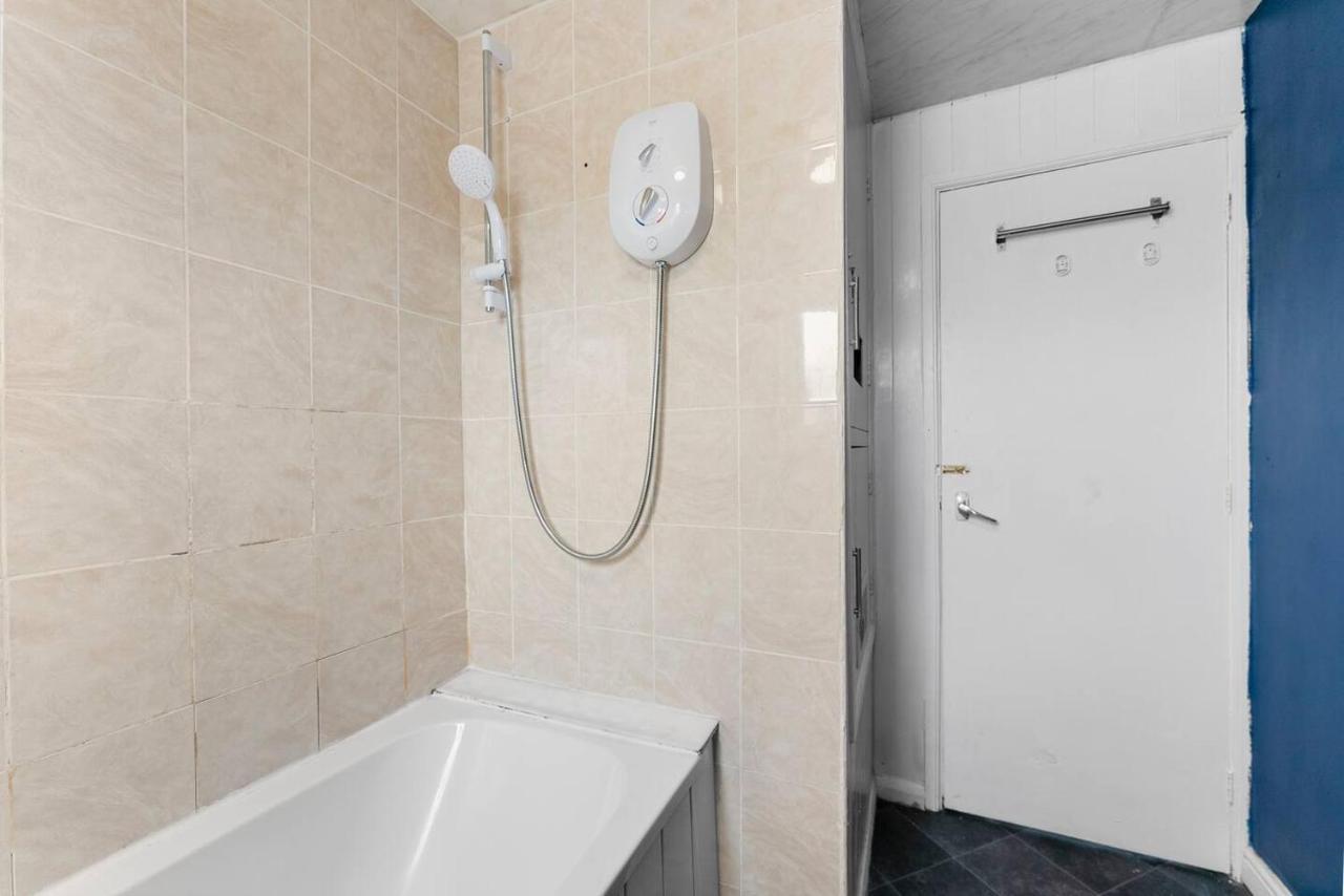 Appartement Sleek And Stylish 3 Bed House - Great Location à Bolton Extérieur photo